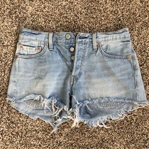 LEVIS 501 DEMIN SHORTS